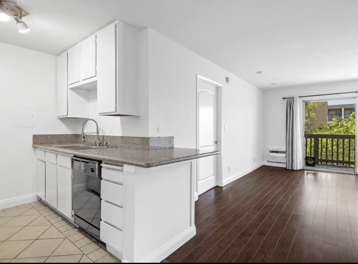 320 S Ardmore Ave, Unit 205, Koreatown Neighborhood, Los Angeles